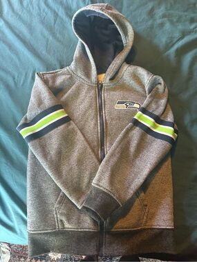 Like New Seahawks hoodie. Sz 10/12